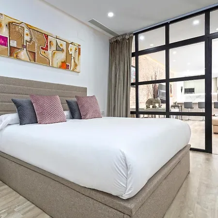 Genteel Castilla Terrace Apartamento *