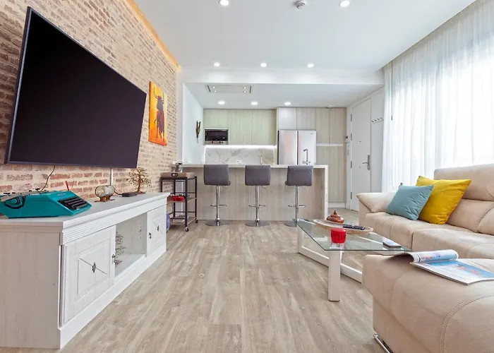 Genteel Castilla Terrace Apartment *