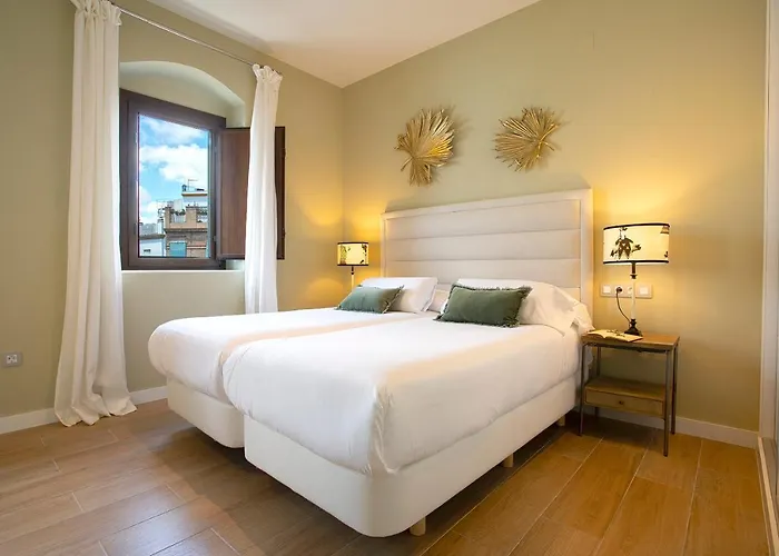 Genteel Castilla Terrace Apartment